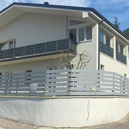 Garda 33 Caprino Veronese Apartamento Exterior foto