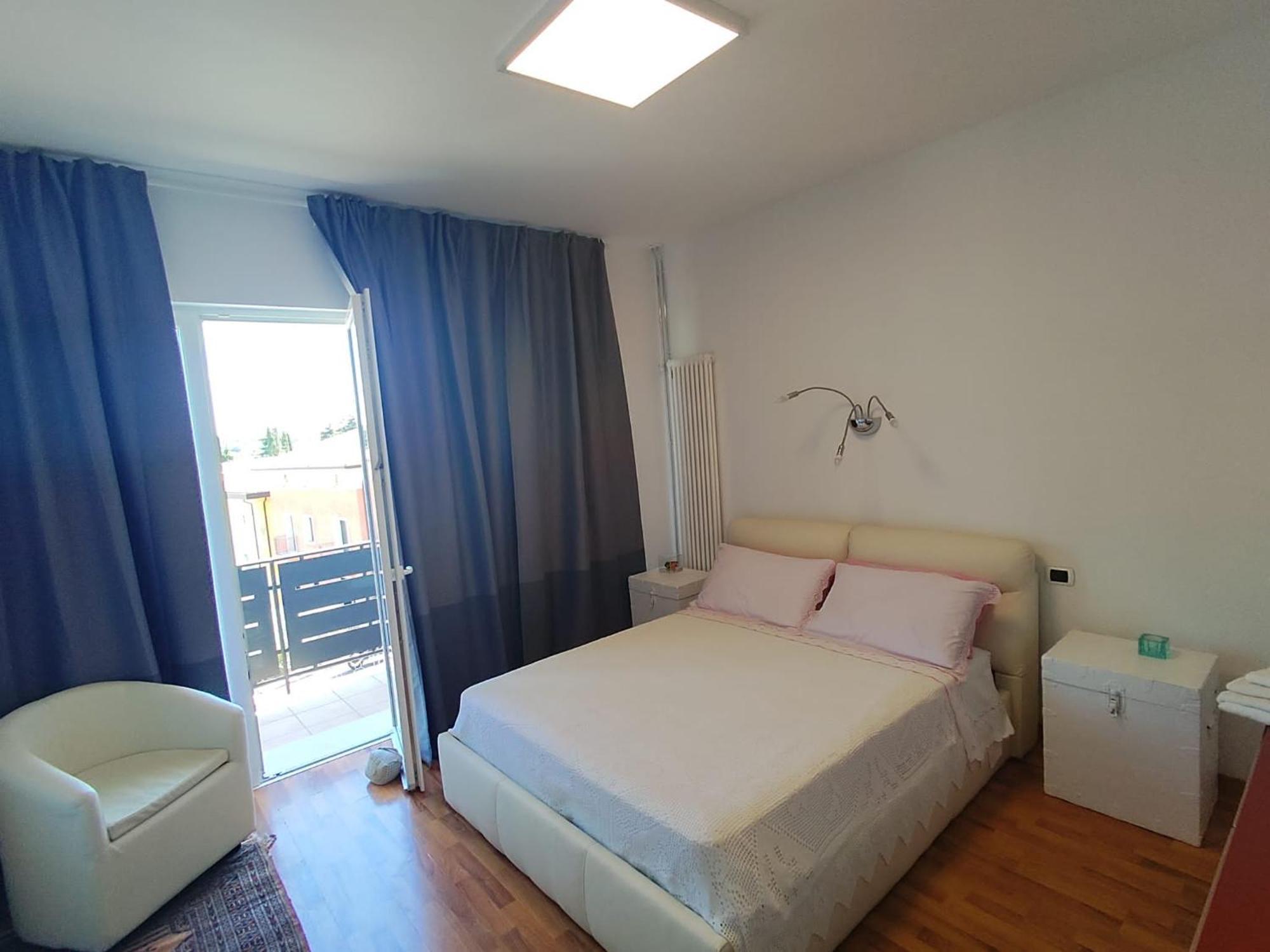 Garda 33 Caprino Veronese Apartamento Quarto foto